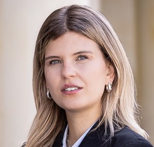 Fiona Schwesig: Geschäftsführerin und Beraterin