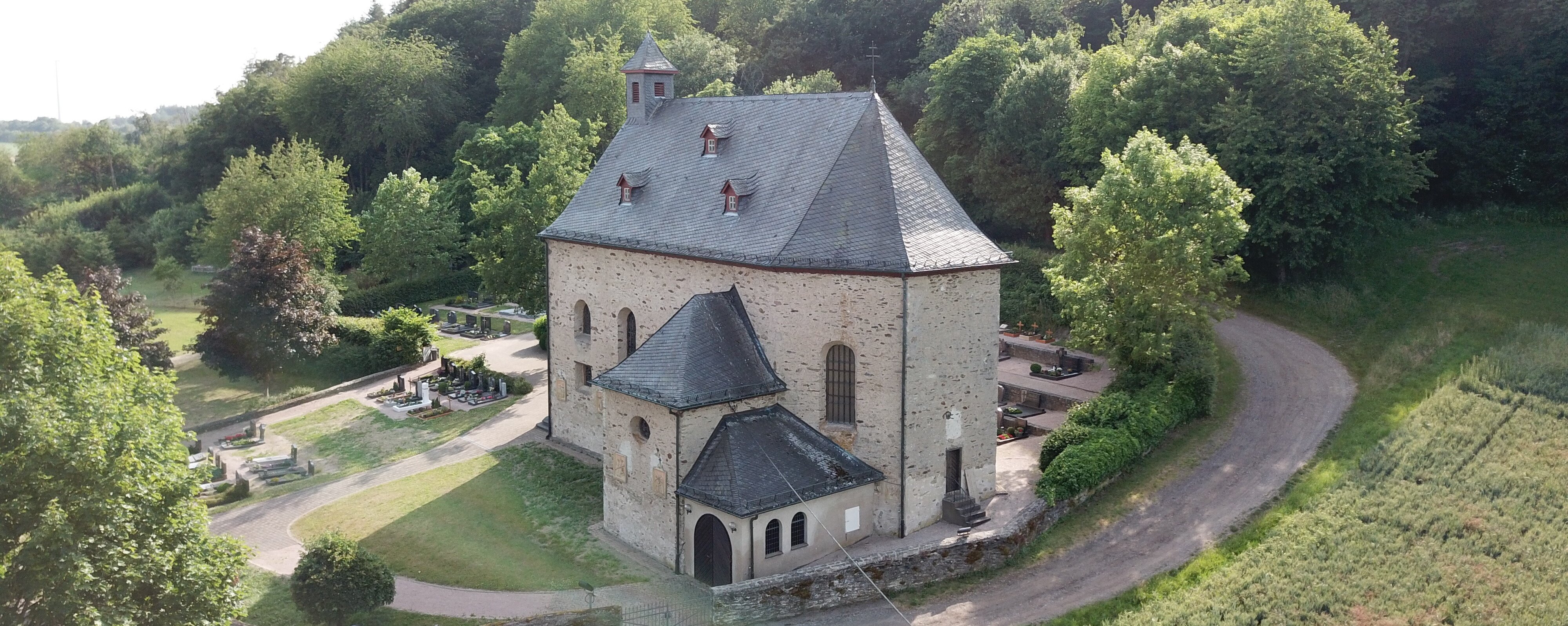 Wallfahrtskapelle St. Quintin, Karbach BENDER FINANZKONZEPTE JANNIK BENDER